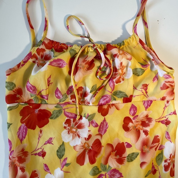 Vintage ruffle bust dress - Picture 7 of 10